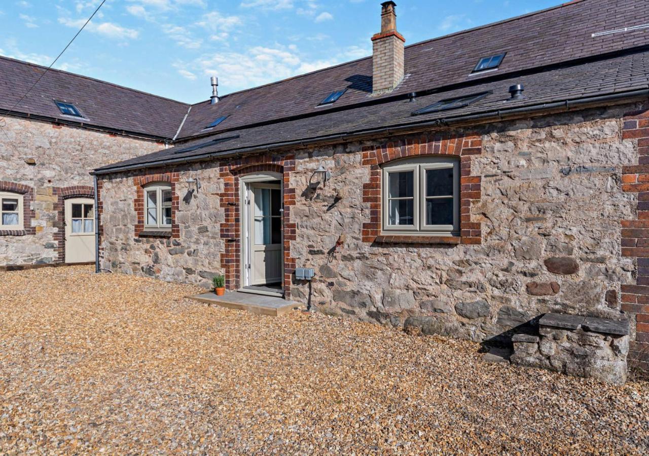 The Stables-Cilcain Villa Exterior photo